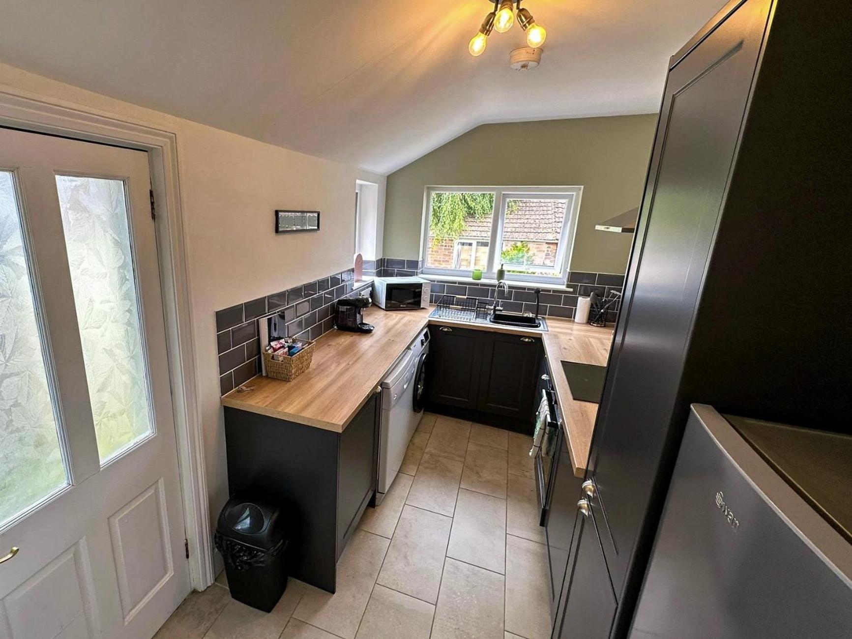 Cecil House - Stylish 2-Bed, Sleeps 5 Guests, Free Parking, Close To Cathedral, Bars & Restaurants Lincoln Exterior photo